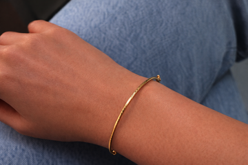 Žluté zlato pevný náramek broušený